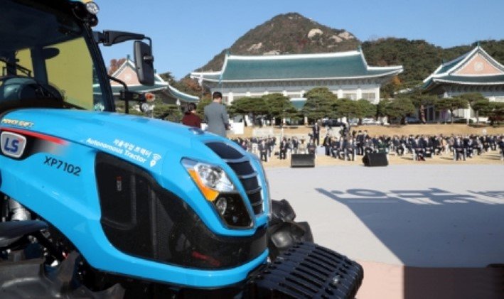 由菲亚特动力科技提供动力的拖拉机在韩国农民节备受瞩目